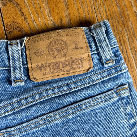 Vintage Wrangler Authentic Jeans Mens 36x32 Light Wash Blue Tapered USA Denim - Picture 6 of 16